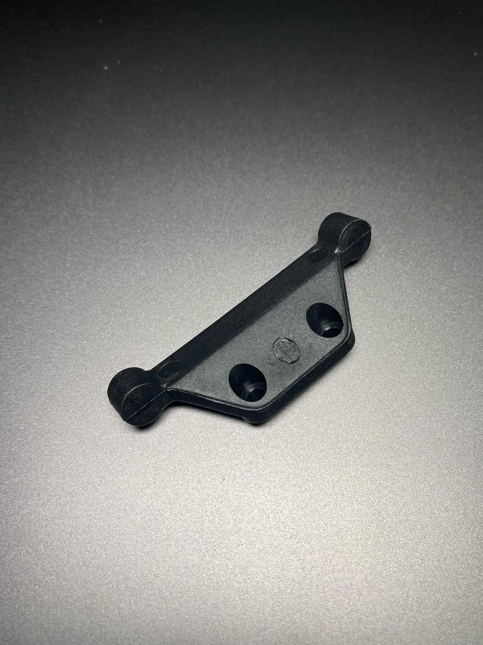 RC10B3 Transmission Brace