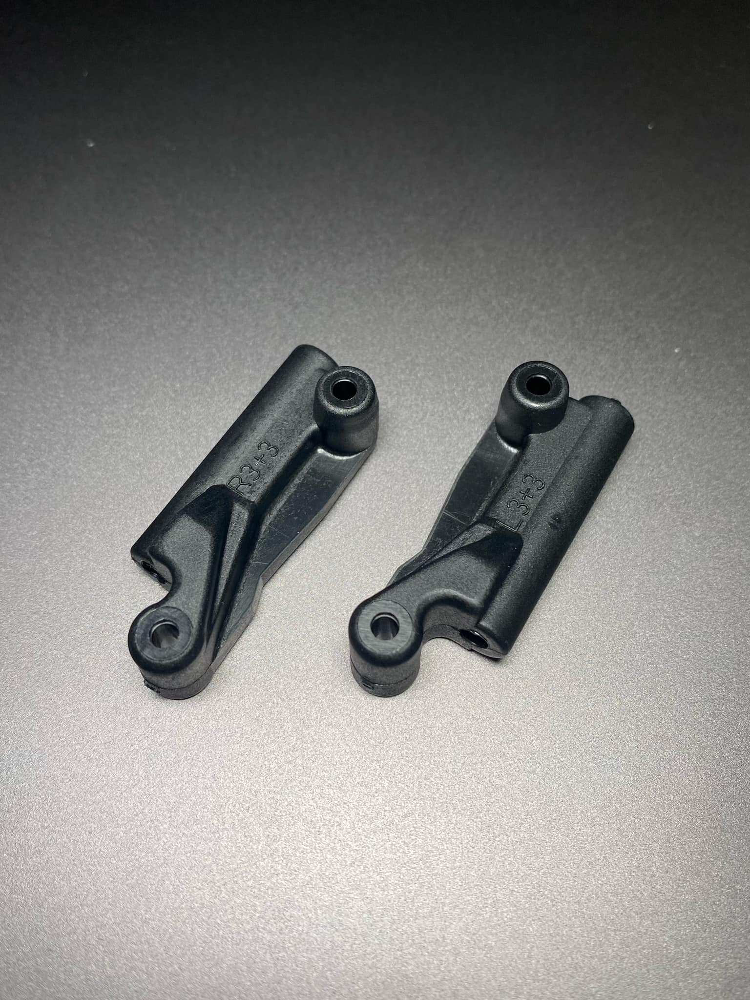 RC10B3 Rear Arm Mounts