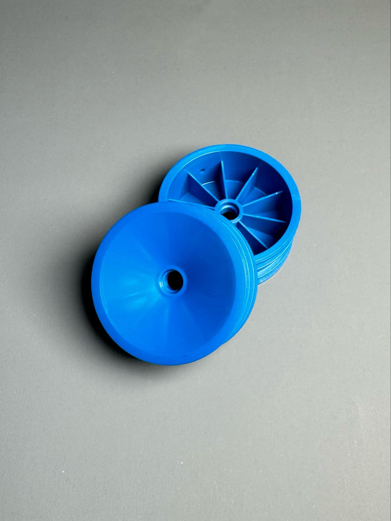 FanRc RC10 Wheels Blue 2.2