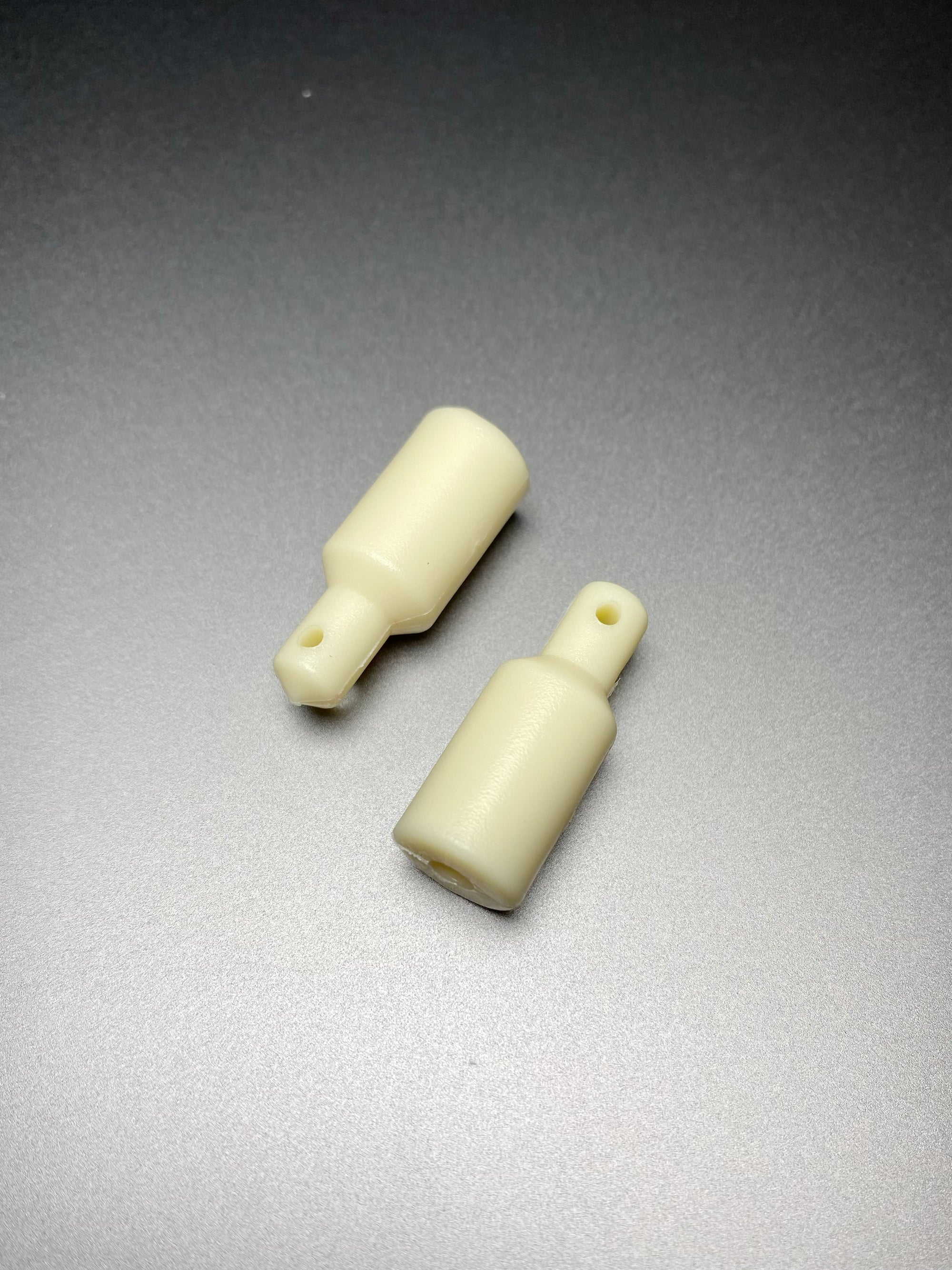 RC 10 Body Post Set FR-0018