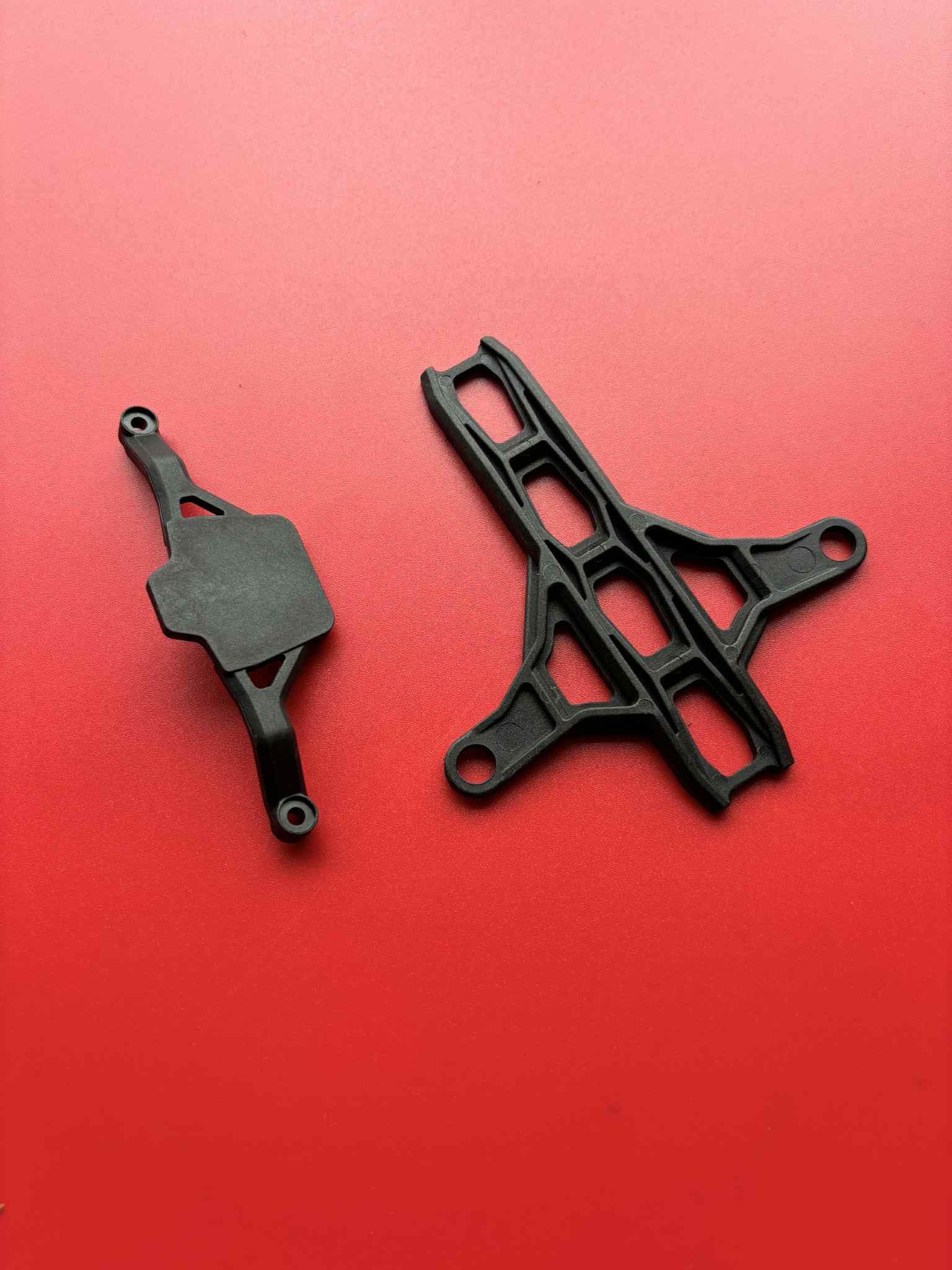B-Five Battery Strap &amp; Receiver Mount Black Will Fit RC10B5